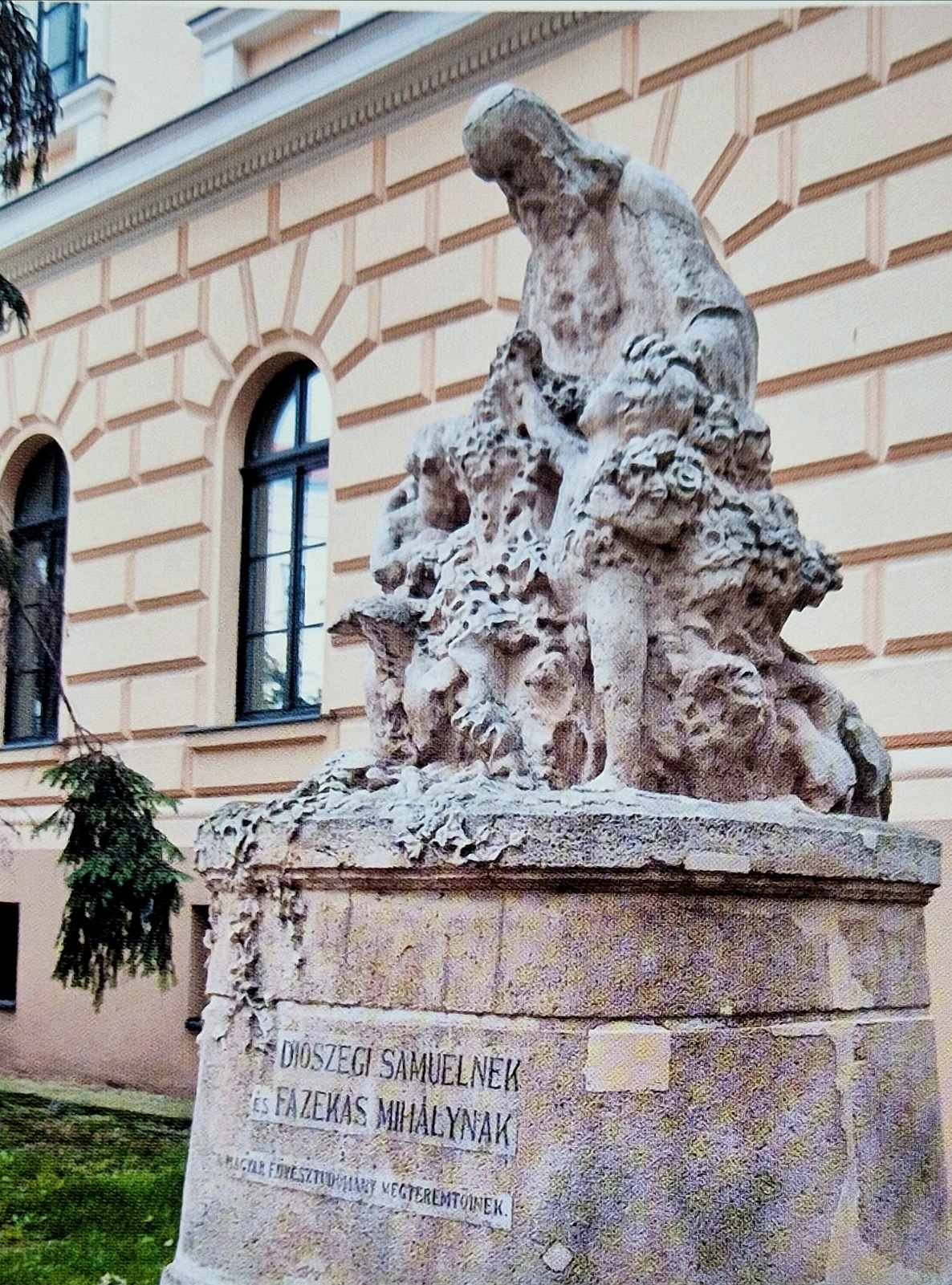 A Perényi utcai Diószegi–Fazekas emlékmű